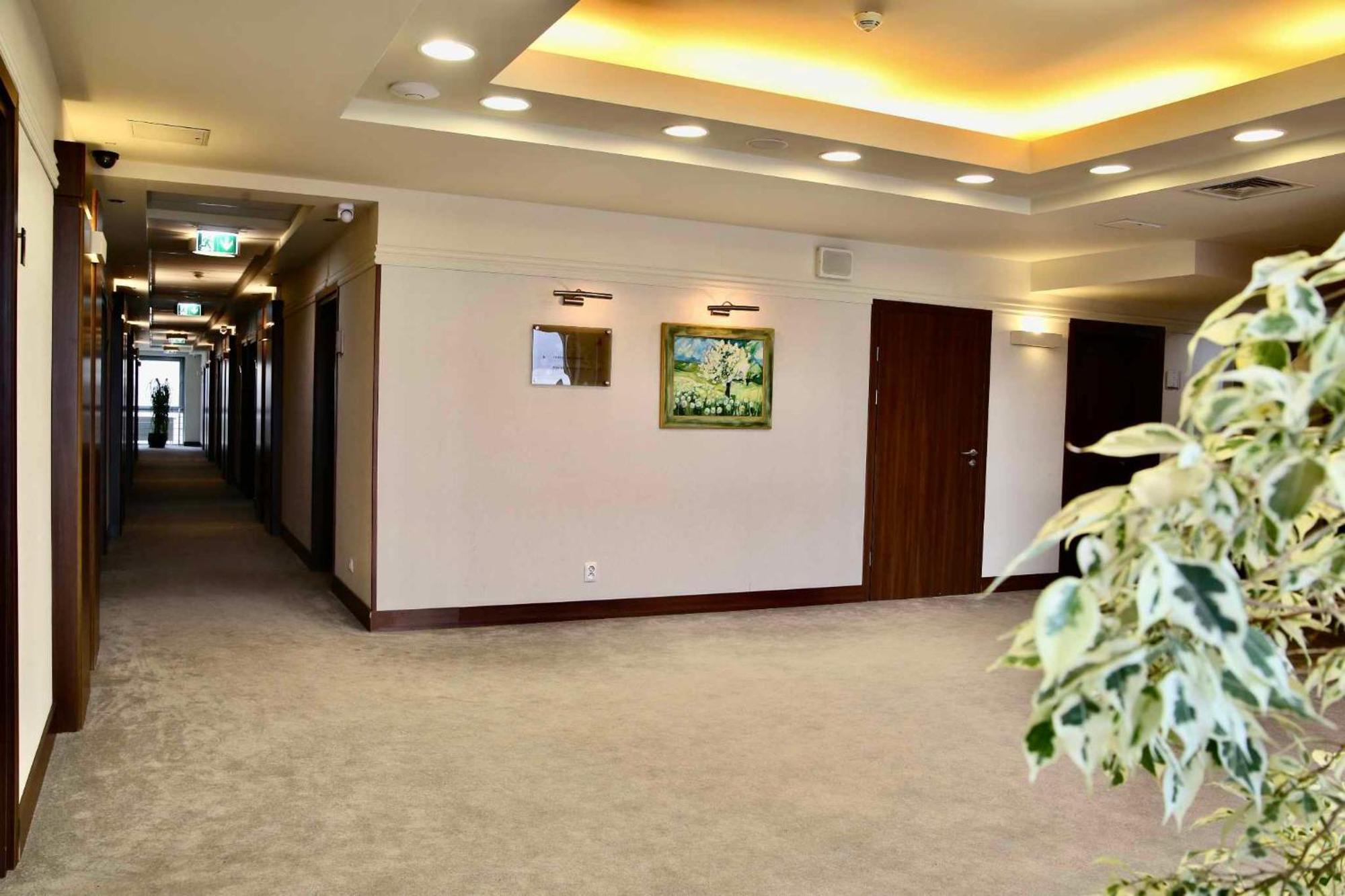 Hotel Teczowy Mlyn Келце Екстериор снимка