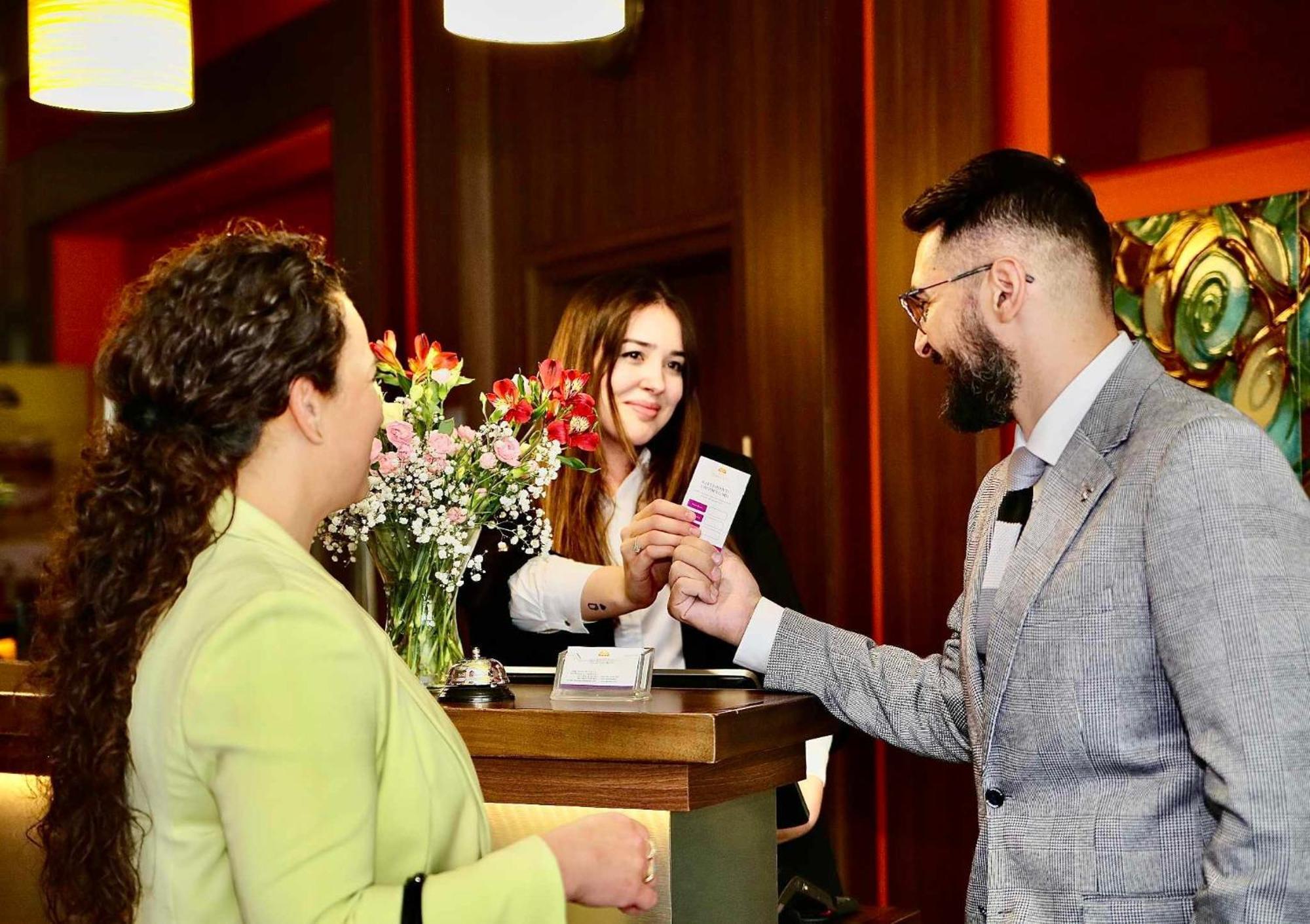 Hotel Teczowy Mlyn Келце Екстериор снимка