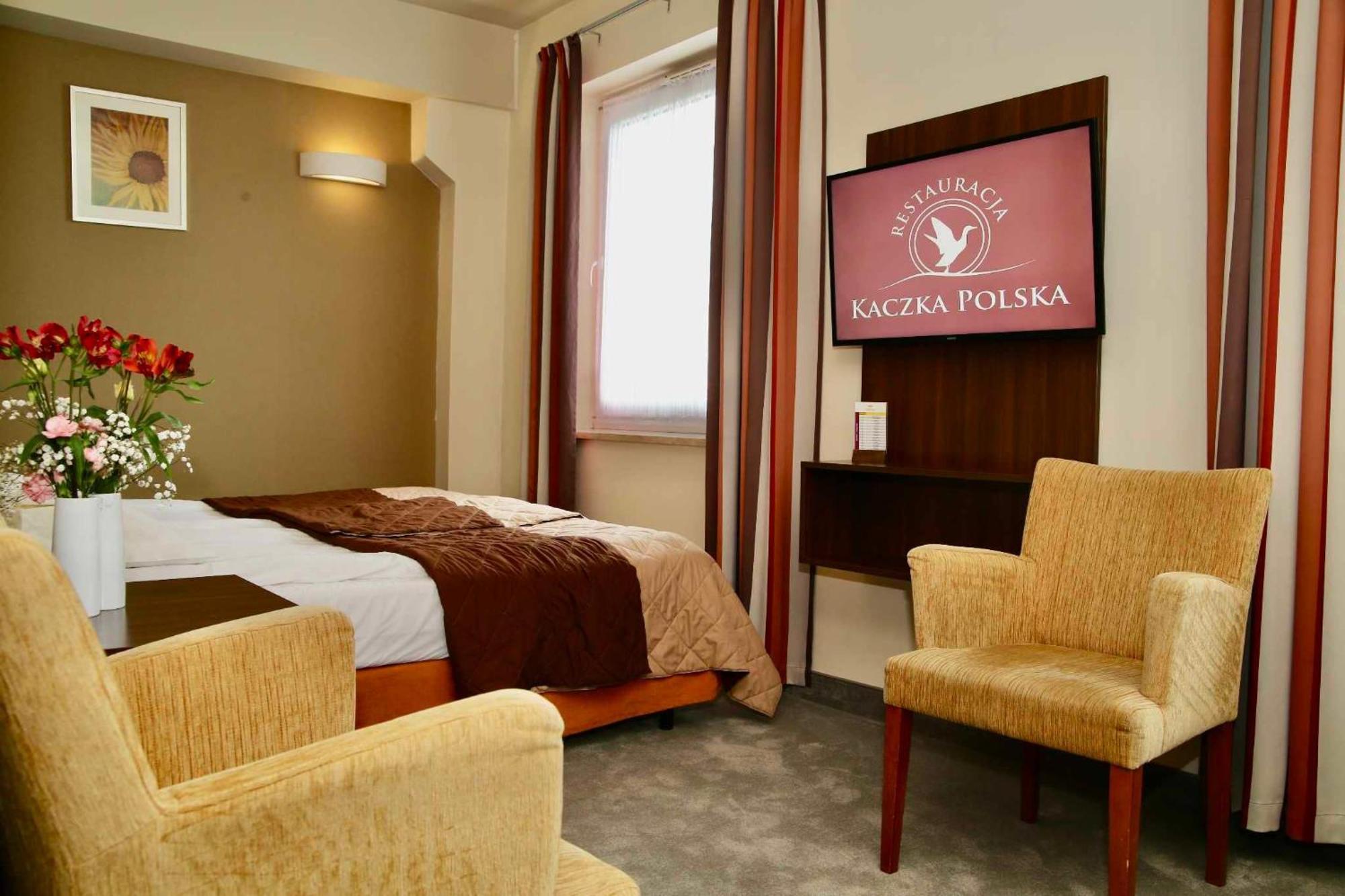 Hotel Teczowy Mlyn Келце Екстериор снимка