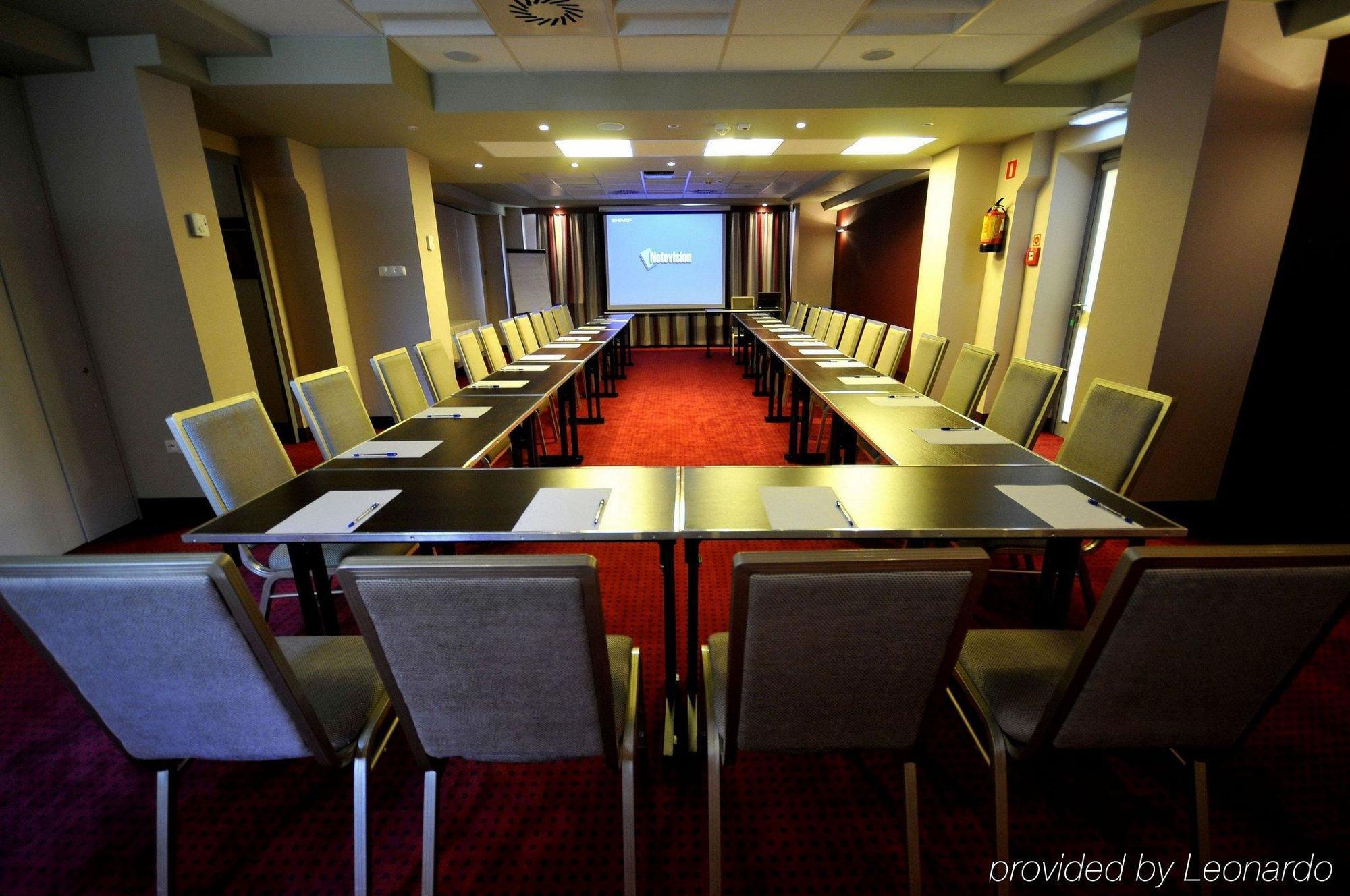 Hotel Teczowy Mlyn Келце Екстериор снимка