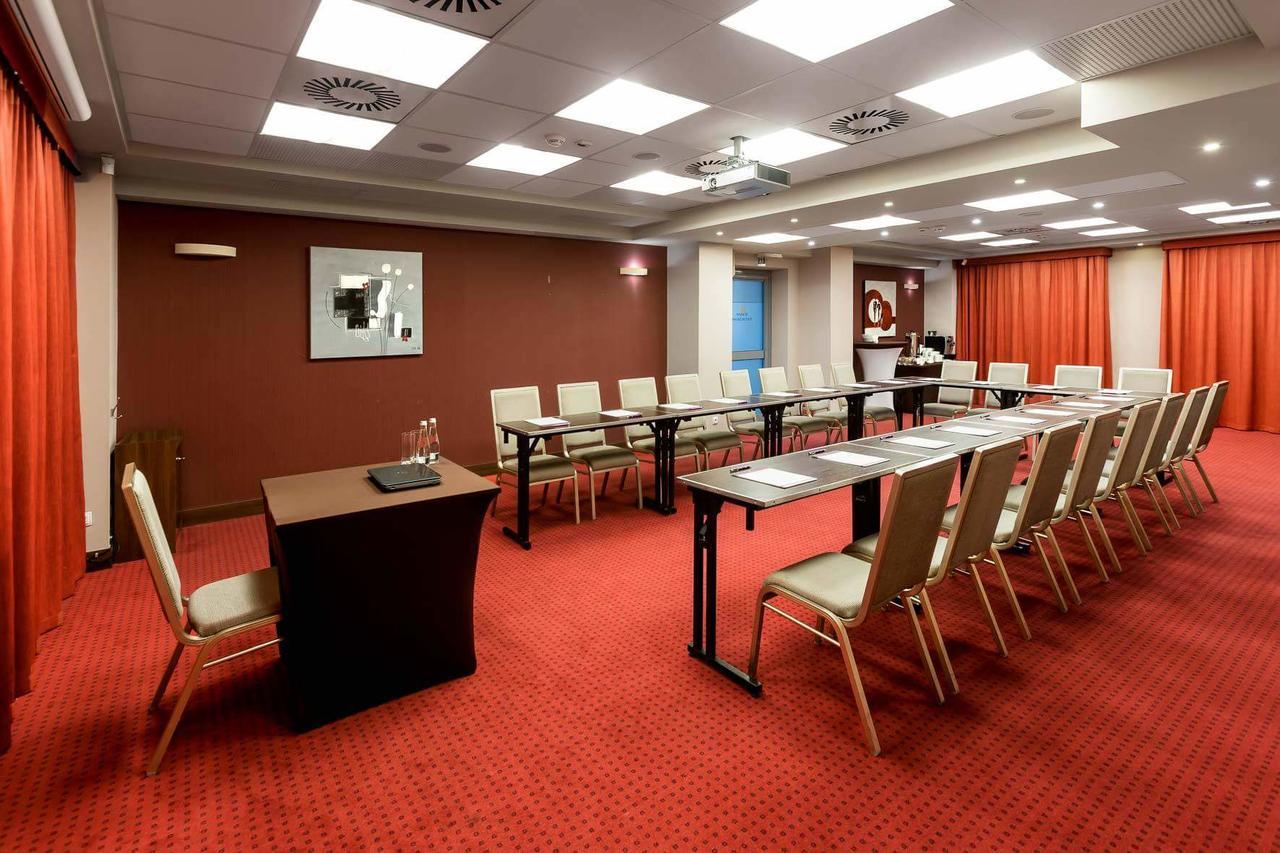 Hotel Teczowy Mlyn Келце Екстериор снимка