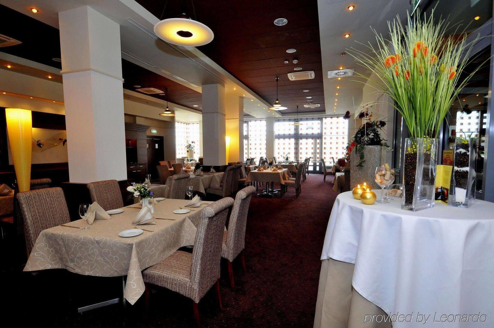 Hotel Teczowy Mlyn Келце Екстериор снимка
